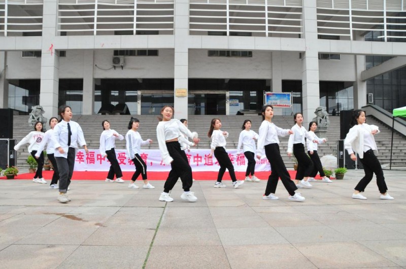 隨州職業(yè)技術(shù)學(xué)院2019年報名條件、招生對象